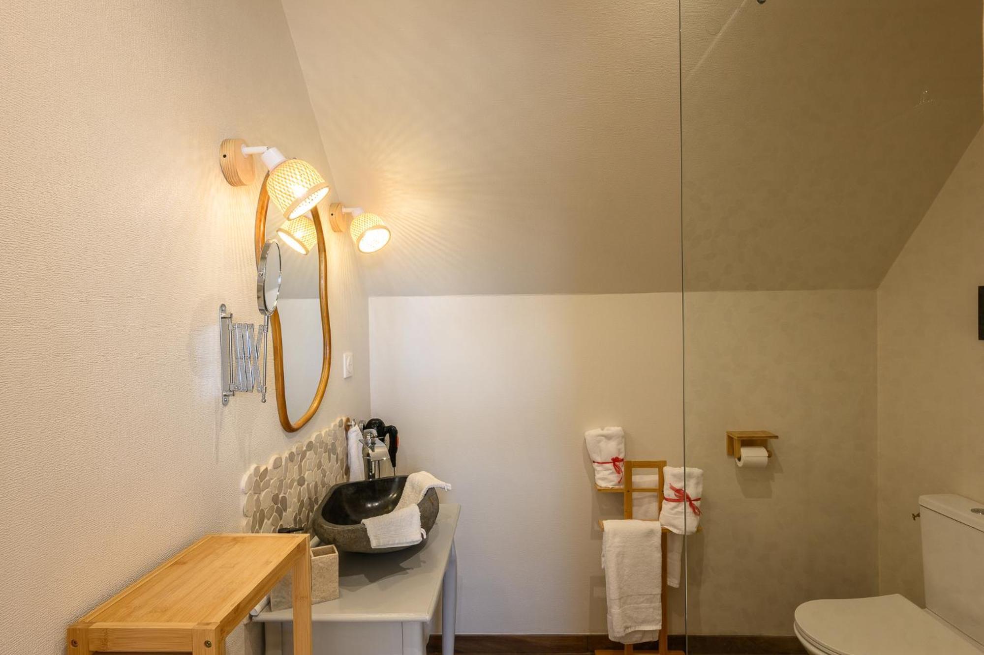 Les 13 Lavoirs D'Antan - Chambre Zen Attitude Saint-Pierre-Eglise ภายนอก รูปภาพ